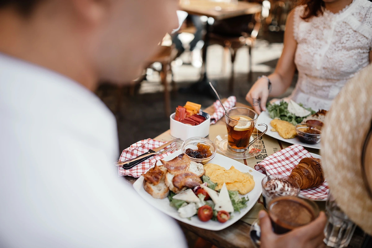 2026-11-08-Dining Out with Hearing Loss Practical Tips for Restaurants-Hawker Centres and Family Meals-cover.webp